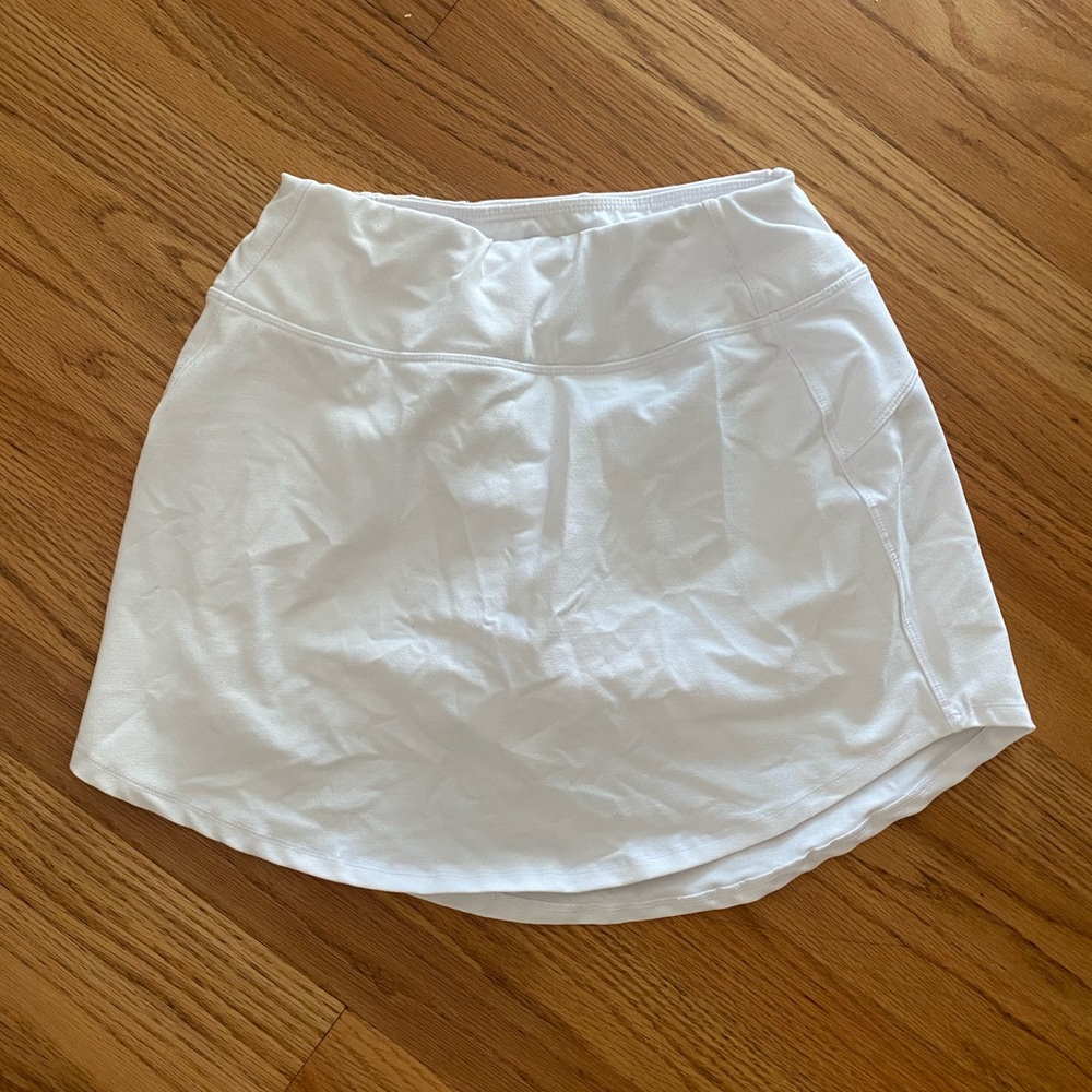 DSG white mini tennis skort, size small